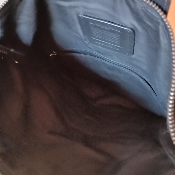 Coach Graham Tote - Picture 9 of 15